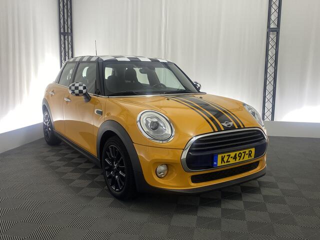 Mini COOPER 5-Deurs 1.5 Chili Serious Business | Bluetooth | Cruise Control | Climate Control |