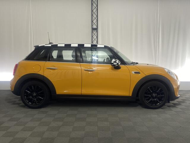 Mini COOPER 5-Deurs 1.5 Chili Serious Business | Bluetooth | Cruise Control | Climate Control |