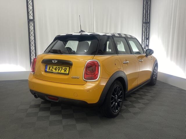 Mini COOPER 5-Deurs 1.5 Chili Serious Business | Bluetooth | Cruise Control | Climate Control |