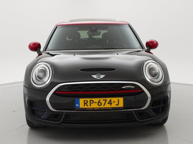 Mini COOPER CLUBMAN Mini S 2.0 JOHN WORKS JCW ALL4 231 PK AUT. + PANORAMA / CAMERA / CARPLAY