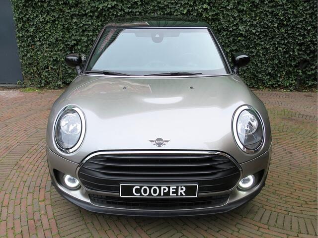 Mini COOPER CLUBMAN 1.5 F54 LCI automaat met Navi, BT, Park.ass, cruise en 16"