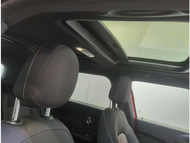 Mini COOPER CLUBMAN Mini 1.5 136PK Business Edition / Panoramadak / Trekhaak / Pdc.V+A / Airco-ecc. / Pepper uitv. / Apk jul-2026