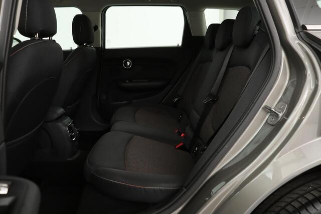 Mini COOPER CLUBMAN 1.5 Pepper | Navigatie | Cruise control | Keyless | PDC | Bluetooth | Climate control | Chrome Line