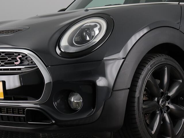 Mini COOPER CLUBMAN Mini 2.0 S Chili Serious Business (NL-Auto / Panodak / Leder / Led / Sportstoelen / Climate / Cruise / Navi)