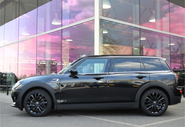 Mini COOPER CLUBMAN Classic Automaat / Achteruitrijcamera / Comfort Access / LED / Comfortstoelen / Navigatie / Stoelverwarming
