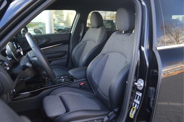 Mini COOPER CLUBMAN Classic Automaat / Achteruitrijcamera / Comfort Access / LED / Comfortstoelen / Navigatie / Stoelverwarming