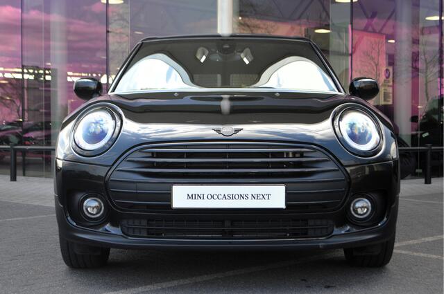 Mini COOPER CLUBMAN Classic Automaat / Achteruitrijcamera / Comfort Access / LED / Comfortstoelen / Navigatie / Stoelverwarming