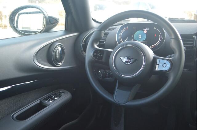 Mini COOPER CLUBMAN Classic Automaat / Achteruitrijcamera / Comfort Access / LED / Comfortstoelen / Navigatie / Stoelverwarming