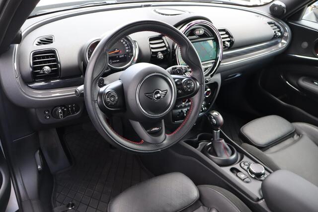 Mini COOPER CLUBMAN Mini 2.0 S Chili Serious Business Panoramadak, Schuif- kanteldak, Stoelverwarming, Navigatie, JCW interieur, Apple Carplay