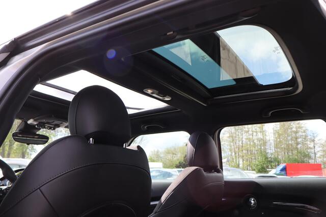 Mini COOPER CLUBMAN Mini 2.0 S Chili Serious Business Panoramadak, Schuif- kanteldak, Stoelverwarming, Navigatie, JCW interieur, Apple Carplay