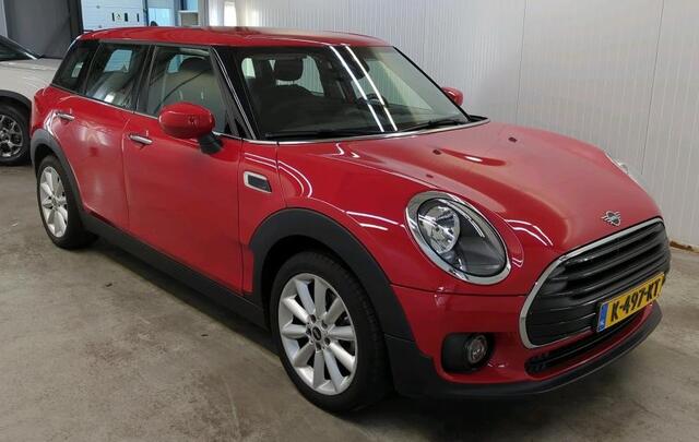 Mini COOPER CLUBMAN Mini 1.5 136 pk Business Edition Navigatie Plus DAB Clima + Cruise Control 17 Inch Velgen Carplay Parkeersensoren Alarm NL Auto