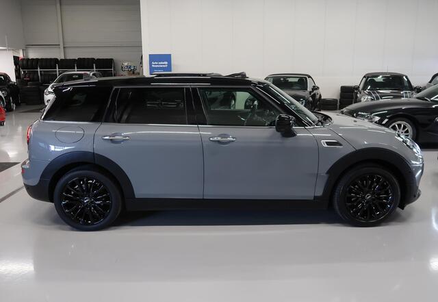 Mini COOPER CLUBMAN Mini 1.5 Chili Panoramadak Head-Up Digitaal Dashboard BTW Camera H&K Sportstoelen Leer NL-Auto NAP Navigatie Dealer onderhouden Extra getint glas