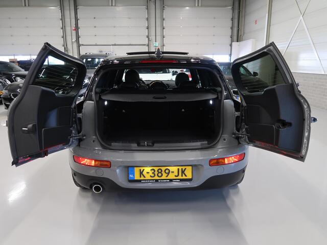 Mini COOPER CLUBMAN Mini 1.5 Chili Panoramadak Head-Up Digitaal Dashboard BTW Camera H&K Sportstoelen Leer NL-Auto NAP Navigatie Dealer onderhouden Extra getint glas