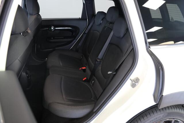 Mini COOPER CLUBMAN 1.5 Chili Business Plus | Pano | 136PK | Trekhaak afneembaar