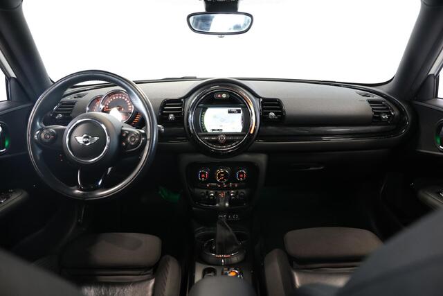 Mini COOPER CLUBMAN 1.5 Chili Business Plus | Pano | 136PK | Trekhaak afneembaar