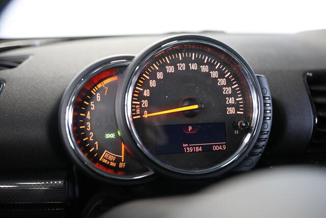 Mini COOPER CLUBMAN 1.5 Chili Business Plus | Pano | 136PK | Trekhaak afneembaar