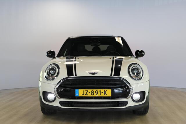 Mini COOPER CLUBMAN 1.5 Chili Business Plus | Pano | 136PK | Trekhaak afneembaar