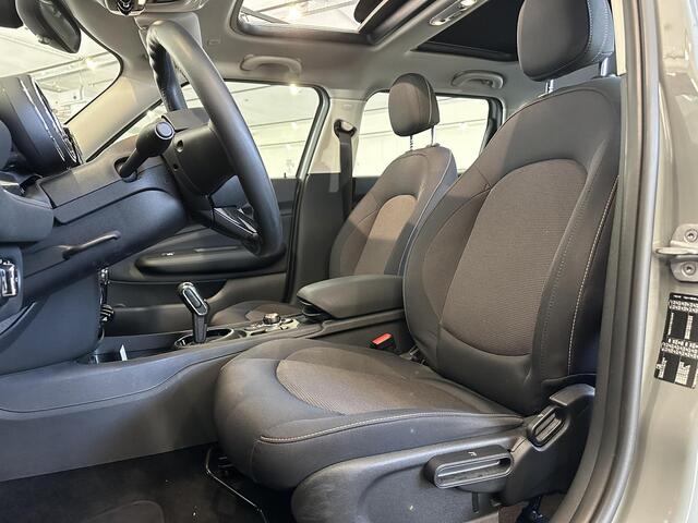 Mini COOPER CLUBMAN Mini 1.5 Business Edition AUTOMAAT | ELEKTRISCH SCHUIF/KANTELDAK | PARKEERSENSOREN VOOREN ACHTER | NAVIGATIE