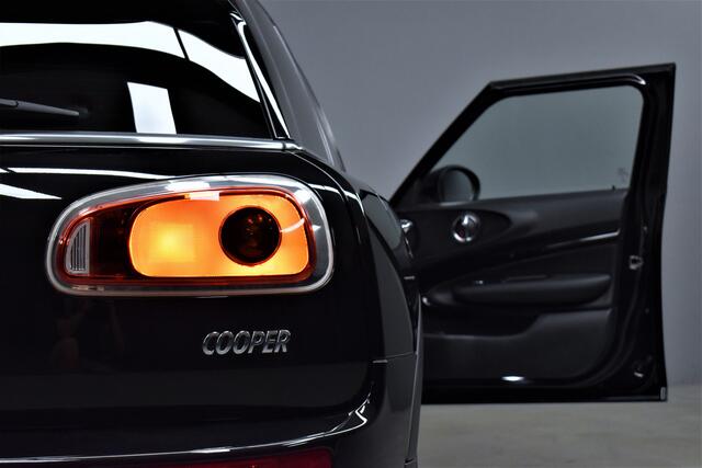 Mini COOPER CLUBMAN Mini 1.5 136pk Chili Serious Business JCW Pano/Leer/Navi/Bluetooth/Climate/Cruise/Pdc/Lmv