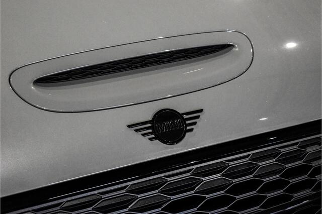 Mini COOPER CLUBMAN 2.0 S | JCW-Trim | Navigatie | Panorama | Half Leder | Camera | Head-Up | ACC | 18"LM | Moonwalk Grey