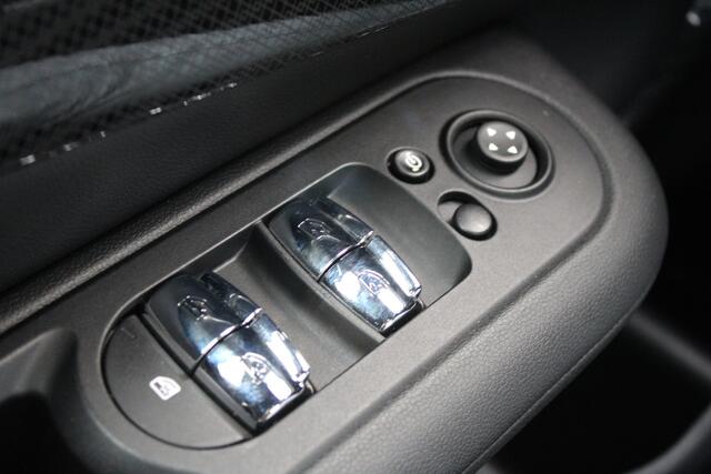 Mini COOPER CLUBMAN Mini 2.0 JCW ALL4 John Works - Pano - Navi - Camera - Stoelverwarming - LED - Rijklaar