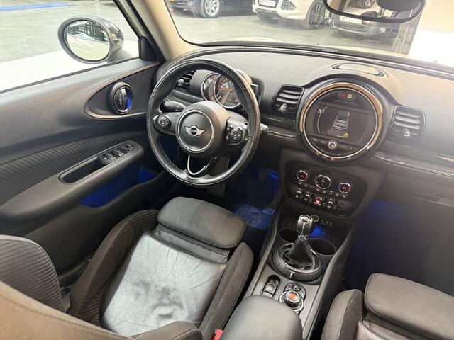 Mini COOPER CLUBMAN Mini 1.5 136Pk, 2016, 2de eigenaar, LED koplampen, Sportstoelen, Stoelverwarming, Climate control, Cruise control, Navigatie, Parkeersensoren, Bluetooth audio,