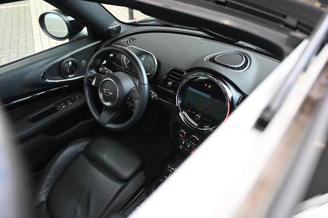 Mini COOPER CLUBMAN Automaat / Panoramadak / Achteruitrijcamera / Comfort Access / LED / Stoelverwarming / Harman-Kardon / Airconditioning / Cruise Control