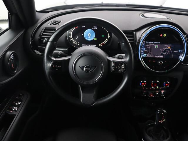 Mini COOPER CLUBMAN 2.0 S | 192pk | Panoramadak | Leder | Trekhaak | Carplay | Navigatie | Parkeerhulp | Full LED | Verwarmde voorruit | Getint glas