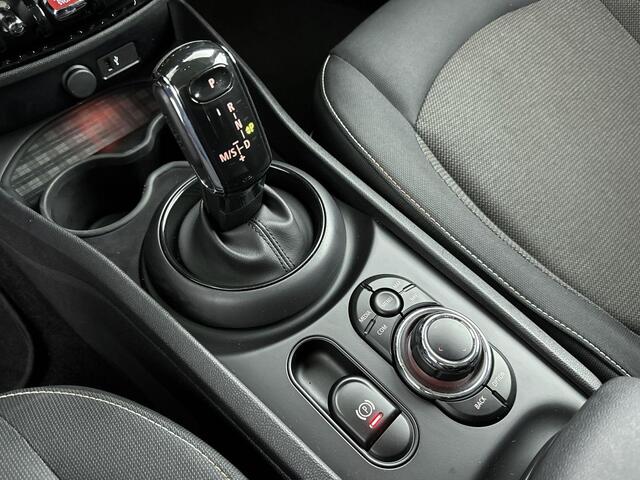 Mini COOPER CLUBMAN Mini 1.5 Business Edition 136PK | Automaat | Achteruitrijcamera | Navigatie | Climate Control | Stoelverwarming | LED Koplampen