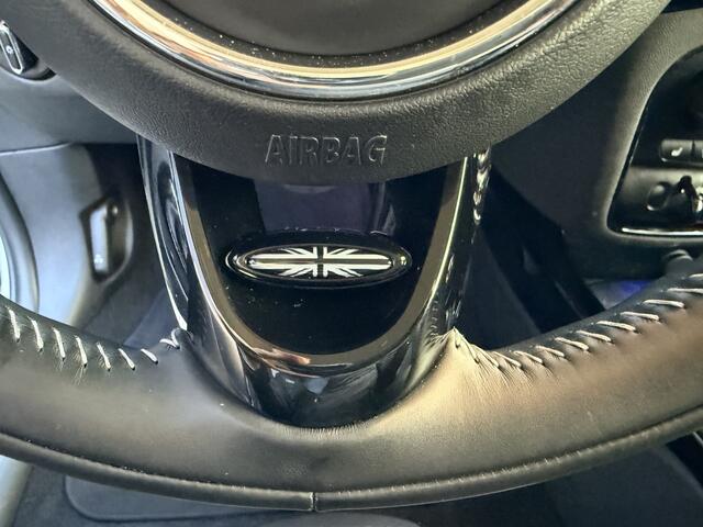 Mini COOPER CLUBMAN 1.5 Apple/Black Optic