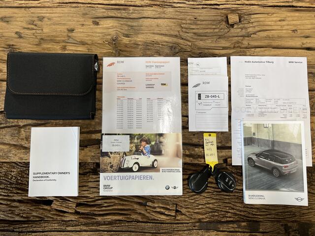 Mini COOPER CLUBMAN Mini 1.5 136PK / Sportstoelen + -verwarmd / LED / Two Tone Black / Cruise / Keyless / Navi / Org. NL + NAP