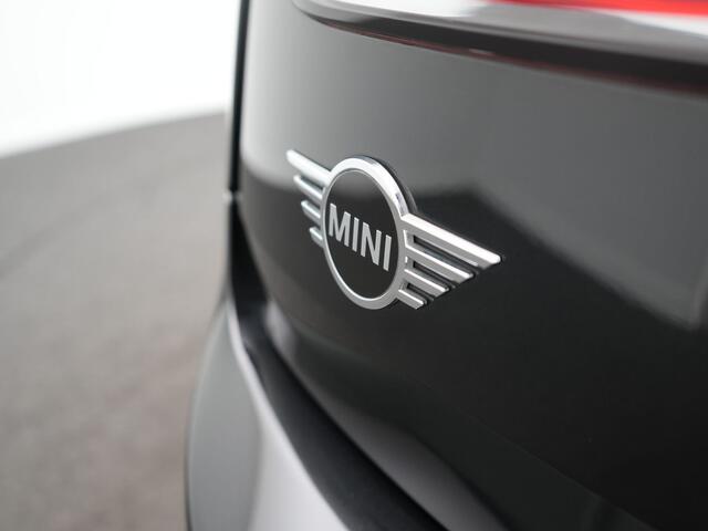 Mini COOPER CLUBMAN 1.5 Classic Business Edition - RIJKLAARPRIJS - Automaat - Achteruitrijcamera - Apple Carplay - Android Auto - Stoelverwarming