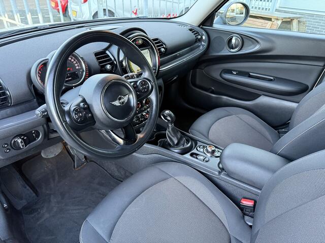 Mini COOPER CLUBMAN Mini 1.5 Automaat..! Salt Serious Business Navigatie, LED verl, Parkeersens, 65.000 KM..!!
