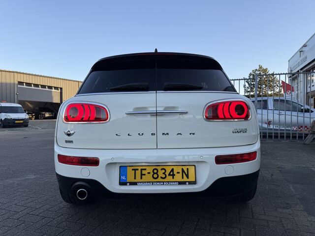 Mini COOPER CLUBMAN Mini 1.5 Automaat..! Salt Serious Business Navigatie, LED verl, Parkeersens, 65.000 KM..!!