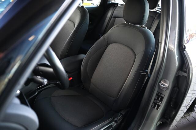 Mini COOPER CLUBMAN Salt / Navigatie / Apple CarPlay / Cruise Control / Multifunctioneel stuurwiel / Climate Control / Allseason