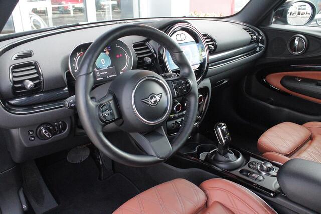 Mini COOPER CLUBMAN Mini 1.5 136PK AUTOMAAT RICHMOND PARK EDITION | PANORAMISCH SCHUIF/KANTEL DAK | FULL LEDEREN BEKLEDING "CHESTER MALT BROWN" | ACHTERUITRIJ CAMERA | PARKEERSENSOREN ACHTER | FULL LED KOPLAMPEN | DRAADLOZE APPLE CARPLAY/ANDROID AUTO | NAVIGATIE | STOEL/STUU