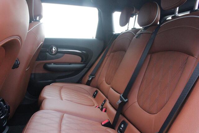Mini COOPER CLUBMAN Mini 1.5 136PK AUTOMAAT RICHMOND PARK EDITION | PANORAMISCH SCHUIF/KANTEL DAK | FULL LEDEREN BEKLEDING "CHESTER MALT BROWN" | ACHTERUITRIJ CAMERA | PARKEERSENSOREN ACHTER | FULL LED KOPLAMPEN | DRAADLOZE APPLE CARPLAY/ANDROID AUTO | NAVIGATIE | STOEL/STUU