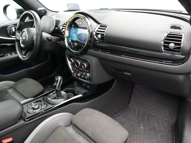 Mini COOPER CLUBMAN Mini 2.0 S John Cooper Works FACELIFT 179pk Dealer O.H | Panodak | Adaptive Cruise | Alcantara JCW Sportstoelen | Head Up | Harman Kardon | 19"L.M | Trekhaak Afn. | Camera | Keyless |