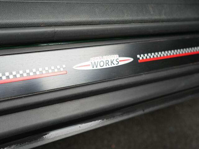 Mini COOPER CLUBMAN Mini 2.0 S John Cooper Works FACELIFT 179pk Dealer O.H | Panodak | Adaptive Cruise | Alcantara JCW Sportstoelen | Head Up | Harman Kardon | 19"L.M | Trekhaak Afn. | Camera | Keyless |