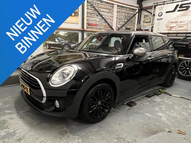 Mini COOPER CLUBMAN 1.5 Chili Serious Business 4-2017 *WORD VERWACHT* NAVI LEDER ST.VERW LED CRUISE 18''LMV..