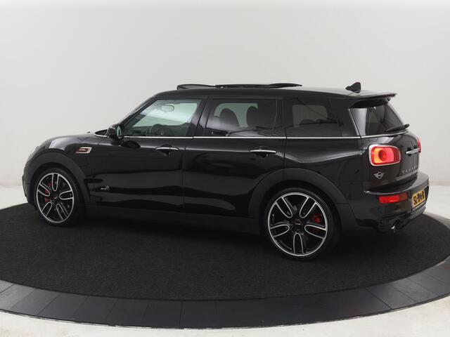 Mini COOPER CLUBMAN 2.0 John Works ALL4 Chili Panoramadak | Head-up | Navigatie | Cruise control | Carplay | Climate control | Achteruitrij camera | Stoelverwarming | DAB radio