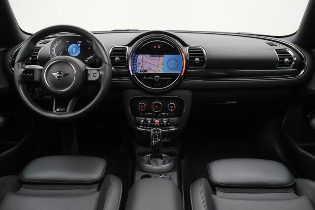 Mini COOPER CLUBMAN 1.5 Automaat Knights Bridge Edition Leer, Panoramadak, Apple Carplay, Virtual Cockpit, LED, Cruise, Camera, 18''