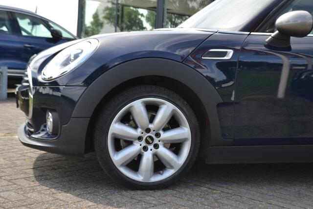 Mini COOPER CLUBMAN 1.5 Chili Serious | Led | Sportstoel | Harman Kardon | Navi | Keyless Entry | 18 inch. Dealer onderhouden!