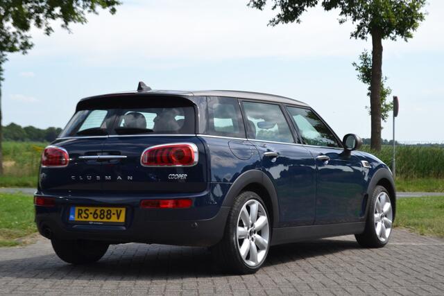 Mini COOPER CLUBMAN 1.5 Chili Serious | Led | Sportstoel | Harman Kardon | Navi | Keyless Entry | 18 inch. Dealer onderhouden!