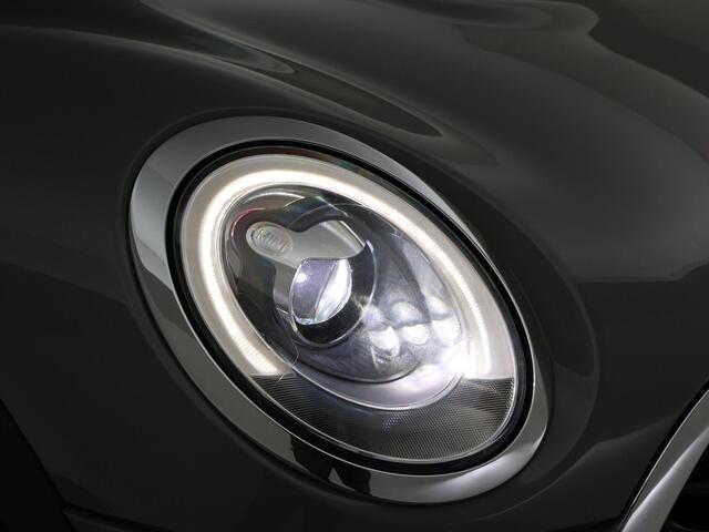 Mini COOPER CLUBMAN 1.5 136 PK MOONWALK GREY + ZWART DAK | 17 INCH ZWARTE VELGEN | LED | NAVIGATIE