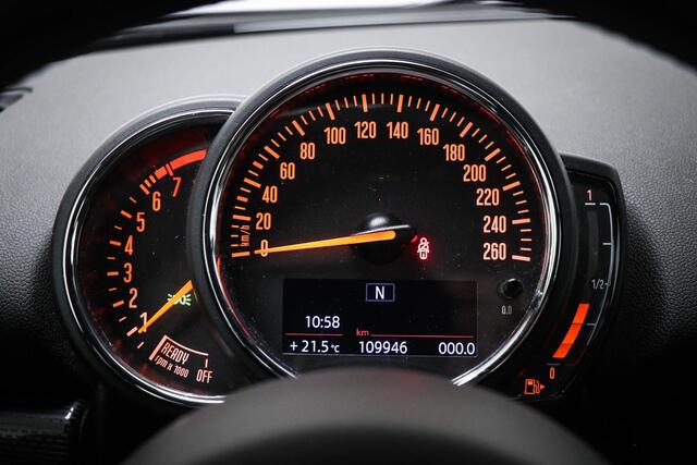 Mini COOPER CLUBMAN 1.5 Business Edition | HALF LEDER | STOELVERWARMING | APPLE | DRAADLOZE LADER | TREKHAAK | 18"