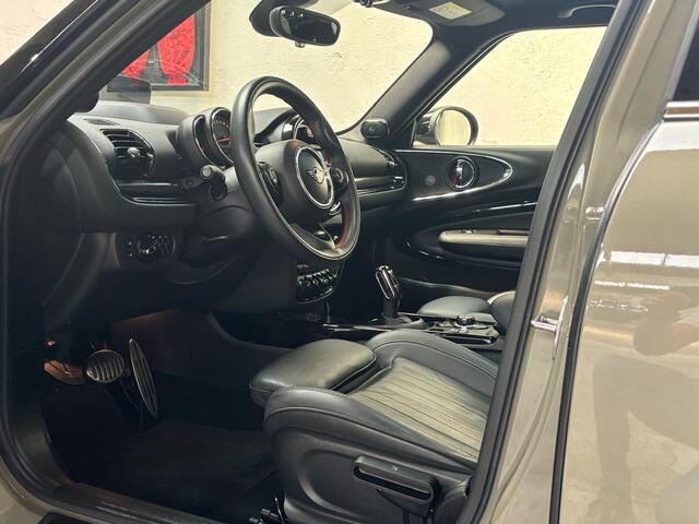 Mini COOPER CLUBMAN 2.0 S | JCW | Panoramadak | Head-Up | 19 inch | NL auto |