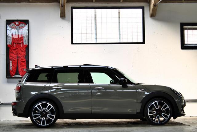 Mini COOPER CLUBMAN 2.0 S | JCW | Panoramadak | Head-Up | 19 inch | NL auto |