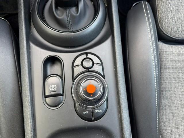 Mini COOPER CLUBMAN 1.5 Pepper Automaat Halfleer/Stoelverwarming/Navigatie/Cruise