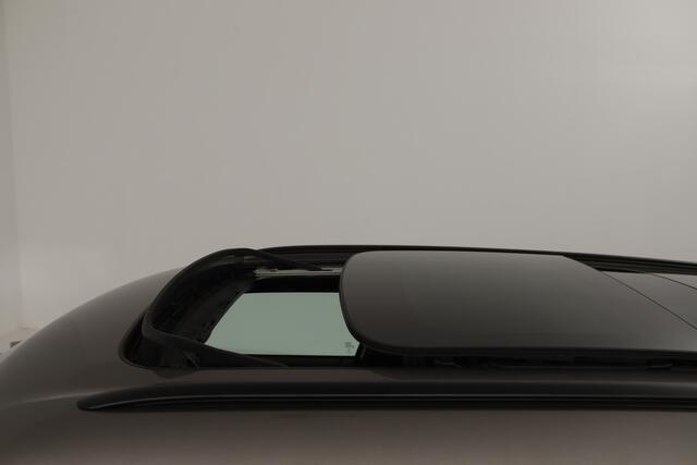 Mini COOPER CLUBMAN 2.0 S Chili Serious Business (PANORAMADAK, HARMAN/KARDON, STOELVERWARMING, NAVIGATIE, CARPLAY, HEAD-UP DISPLAY)